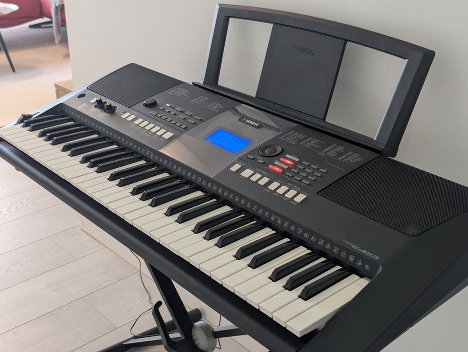 Orgă Yamaha PSR E423
