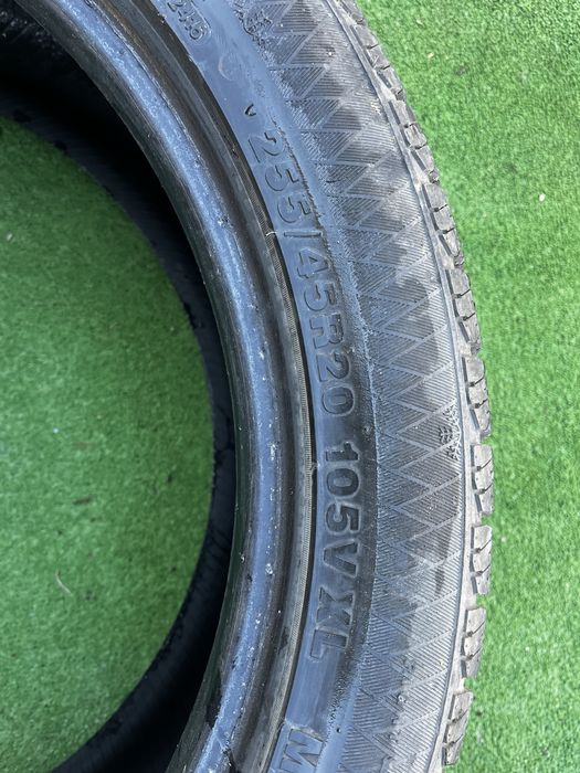 Гуми 255 45 20 Gripmax