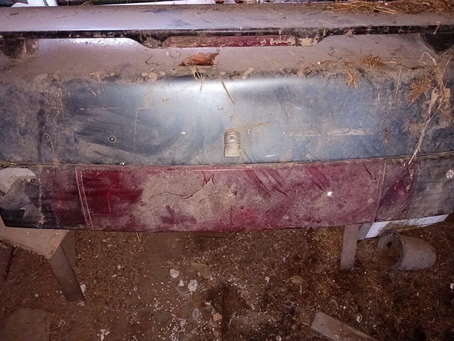 Продам крышку и бампер, ваз