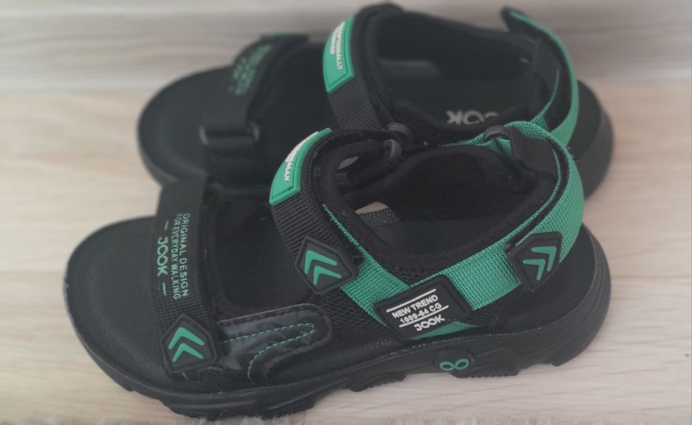 Сандалии для мальчика 32р.