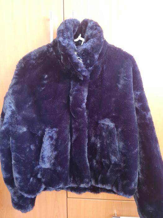 Geaca de plus cu gluga