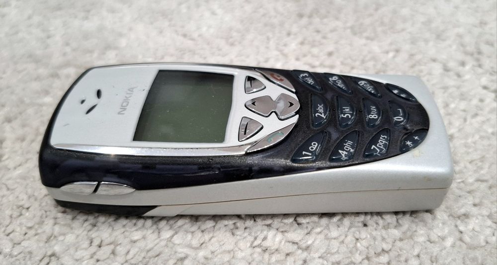 Отлично запазен NOKIA 8310