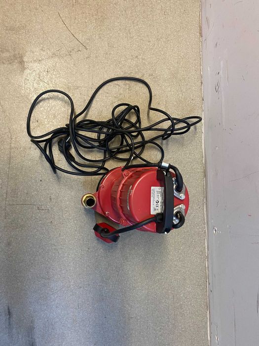 070160	Помпа водна потопяема 900W 1" 50L/min 32m 8m кабел RD-CAWP53