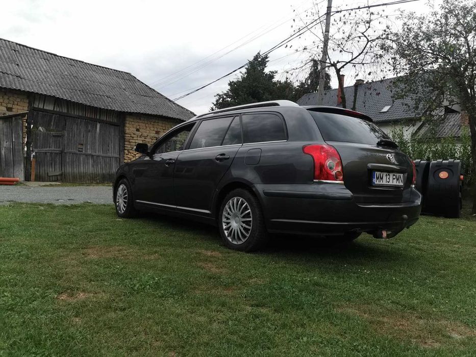 Toyota Avensis pentru dezmembrari sau reparat