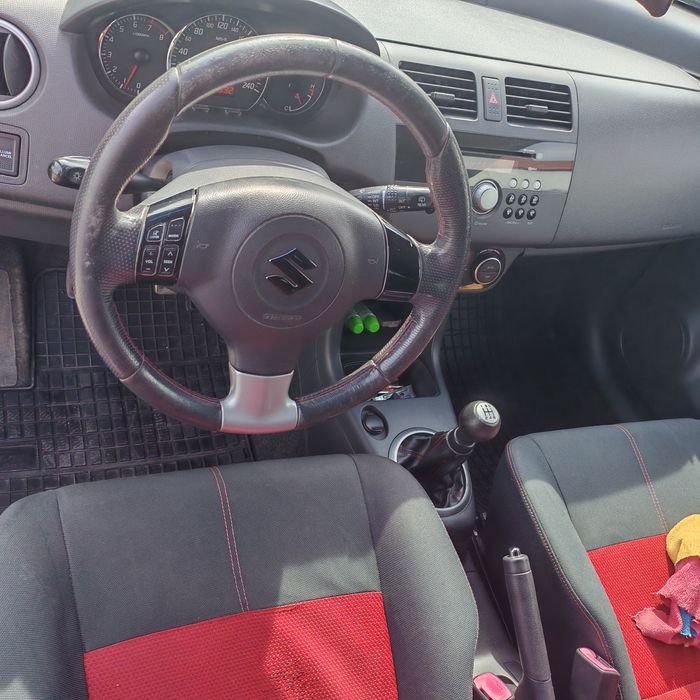 Vând Suzuki Swift Sport