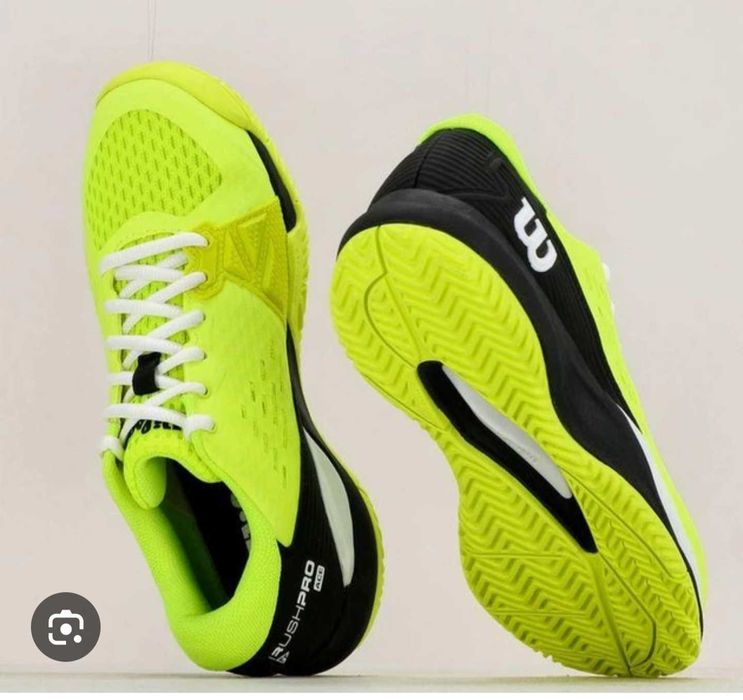 Теннисные кроссовки