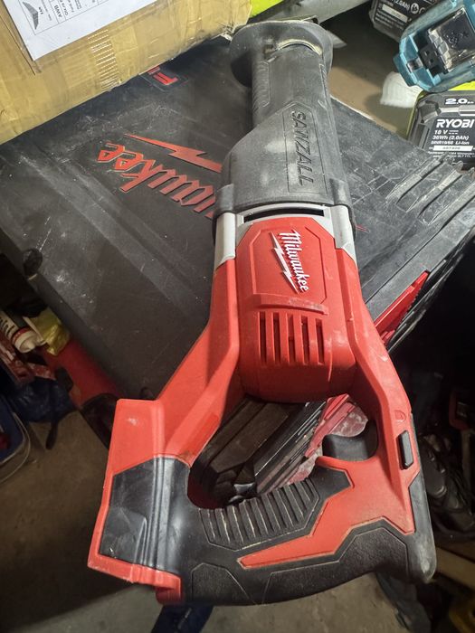 Fierastrau sabie Milwaukee din 2024