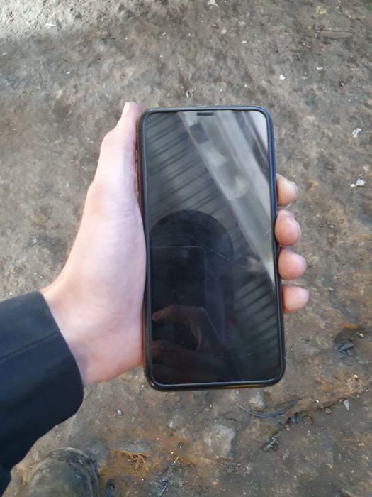 Продам Айфон 11 про