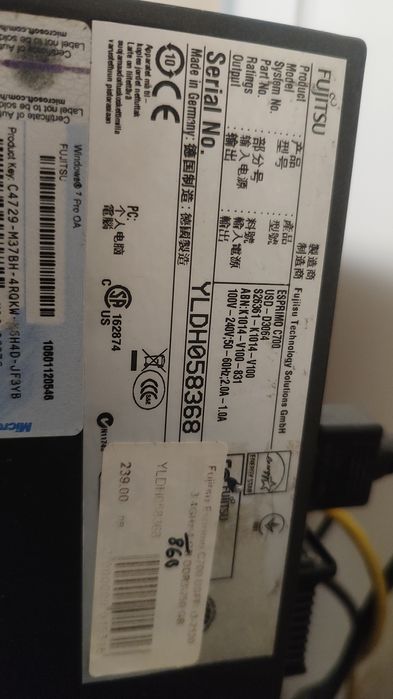 Мини компютър Fujitsu, готов за работа с Windows 10.