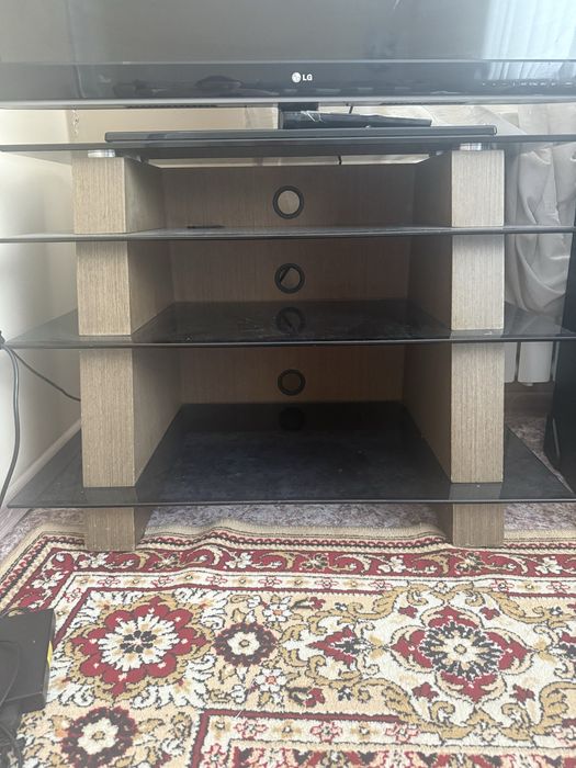 Продам тумбу под телевизор