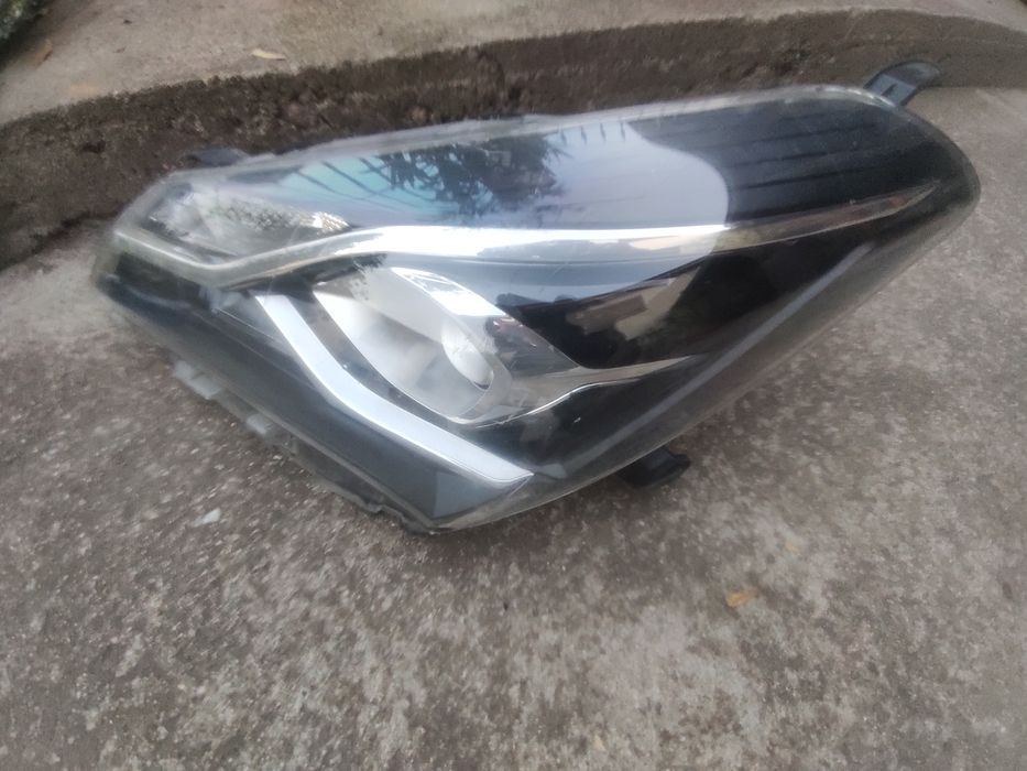 Фар за тойота Ярис