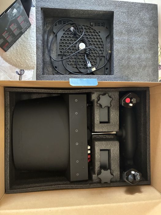 Honeycomb Aeronautical Alpha Flight Controls Yoke & Switch Panel.
