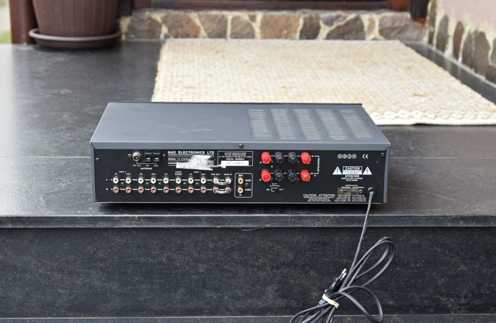Amplificator NAD 712, amplituner