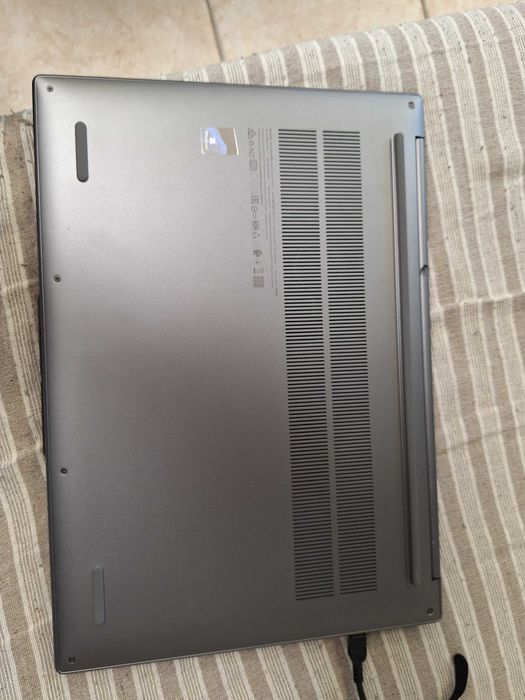 Лаптоп Lenovo ip slim 16 IRH10