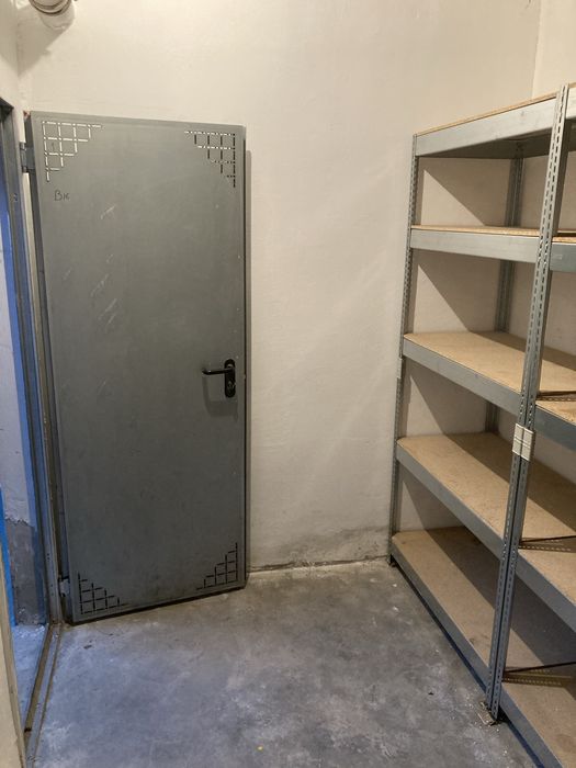 Vand parcare +boxa  complex “Rasarit de soare” Titan
