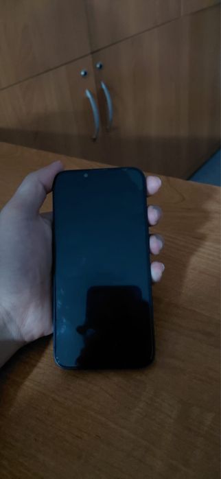 Продам айфон 13