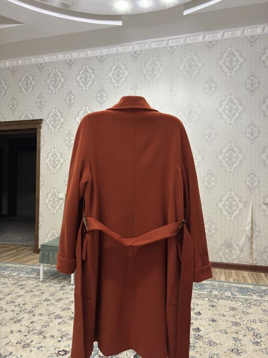 Пальто оранжевое