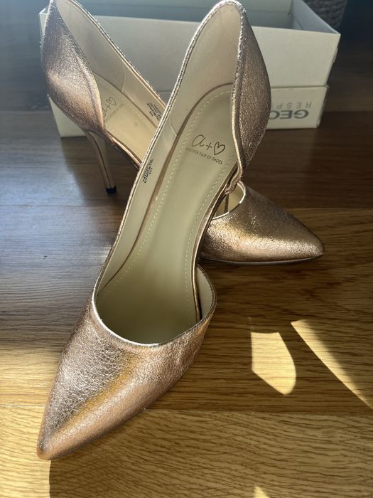 Дамски обувки