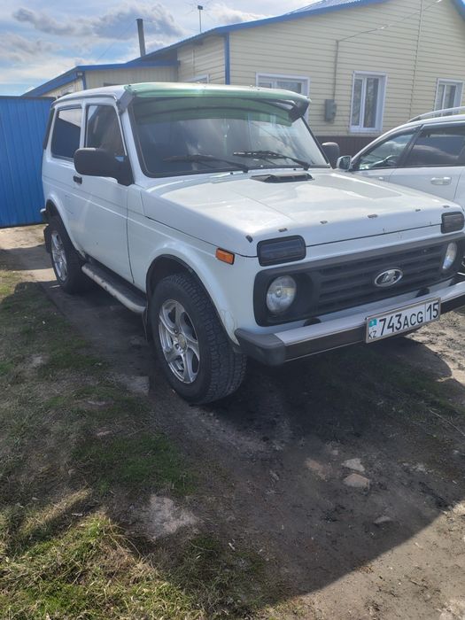 Нива 2121 продам.