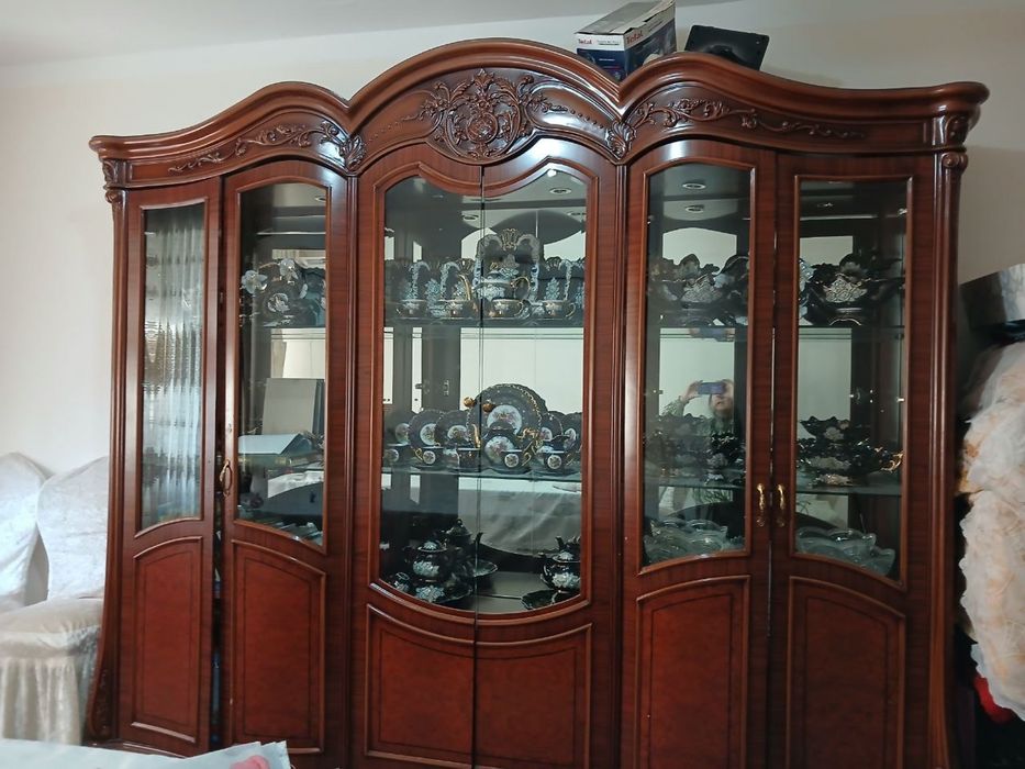 Mebel sotiladi kimga kere bosa tel qilila holati yaxshi zor