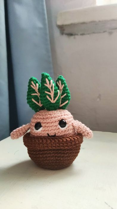 Мандрагора крючком в горшке ручной работы