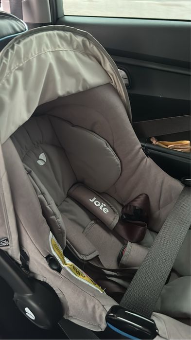 Продам автолюльку Joie
