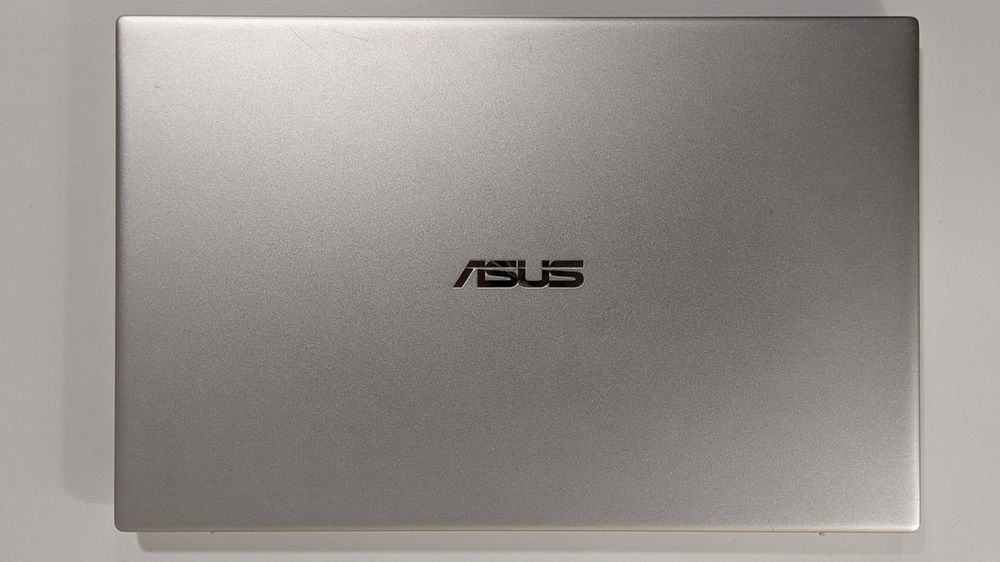 Asus VivoBook S13 13.3" 1920x1080 i5-8265U 8GB 256GB SSD НОВА БАТЕРИЯ