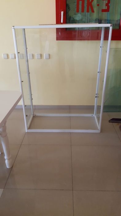 Стеклянные витрины