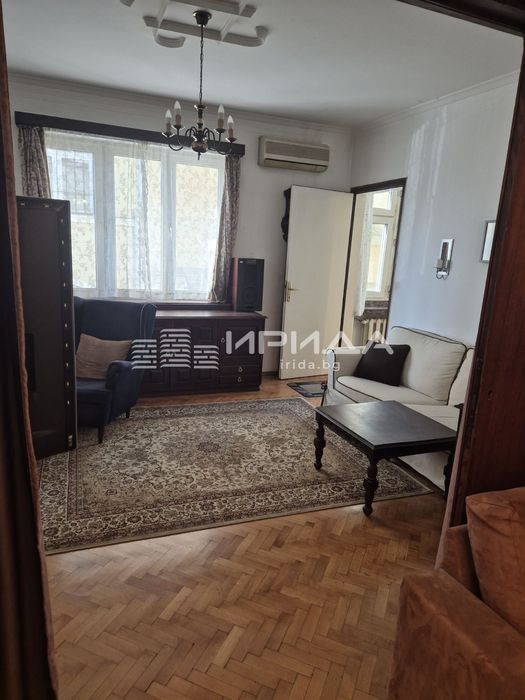 Просторен апартамент в кв. Яворов