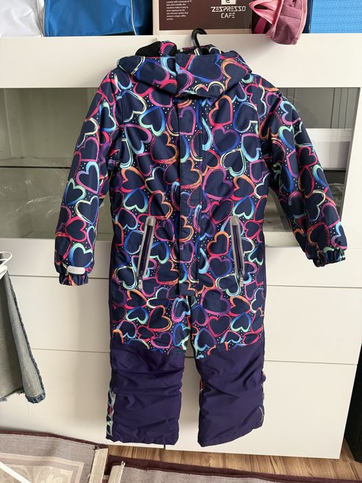 Продам комбинезон для девочки