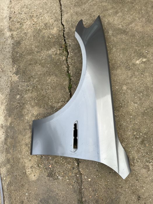 Aripă stânga față bmw f10.f11.