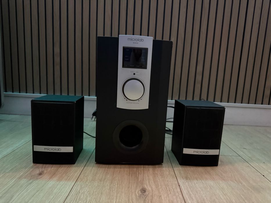 Microlab m-930 2.1 стереопара с сабвуфером.