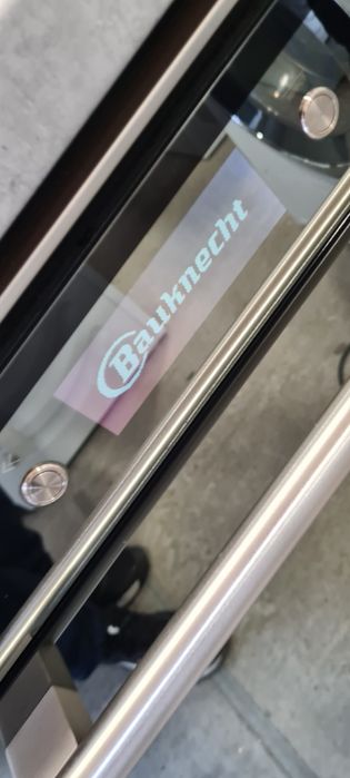 Фурна за вграждане Bauknecht 73л Клас А