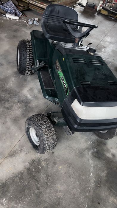 Vand Tractoras de gazon