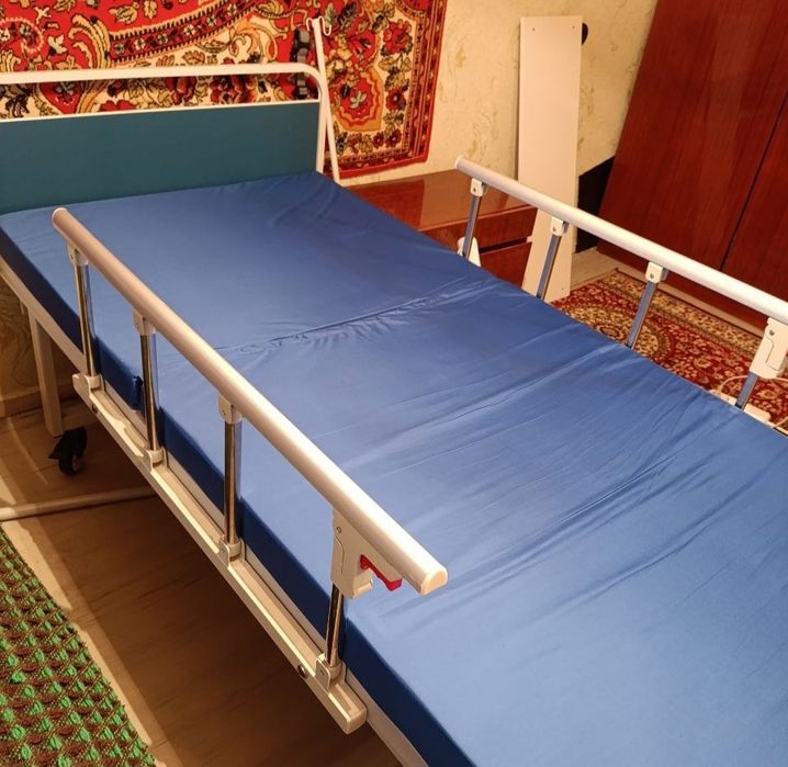 Медицинская кровать