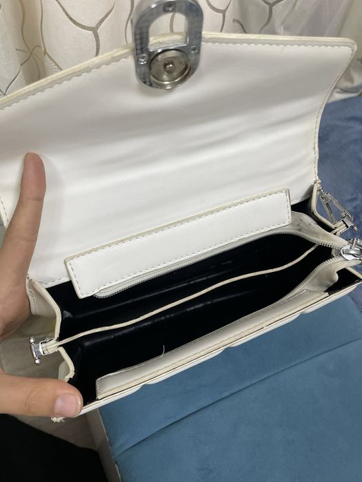 сумка белая и черная