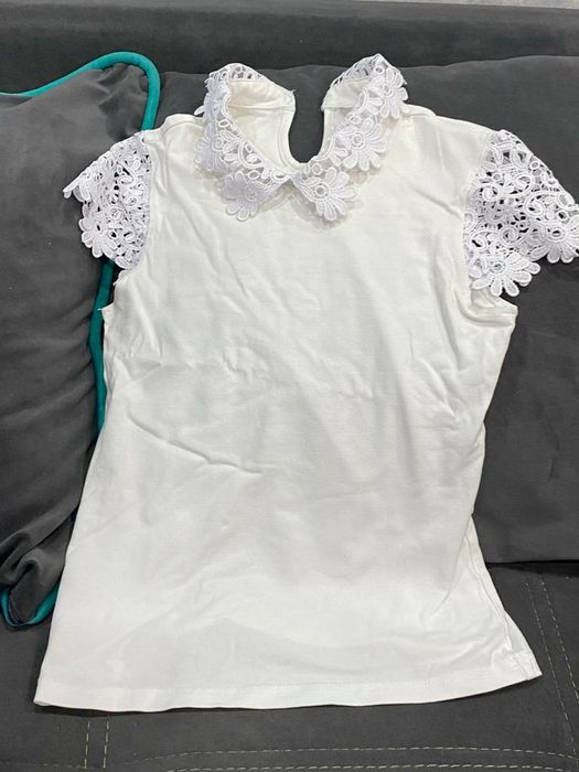 Продам белые школьные рубашки