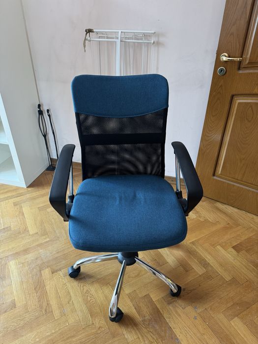 Син стол за бюро