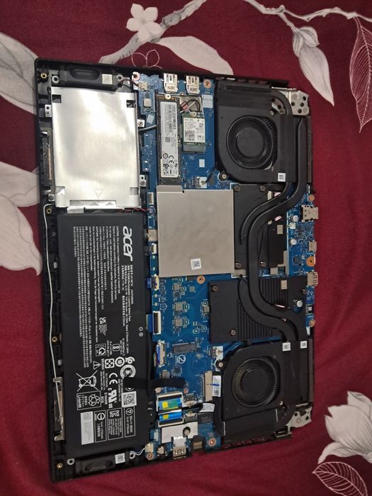 Vand laptop gaming acer 5 sau schimb cu ps5 sau ps5 pro