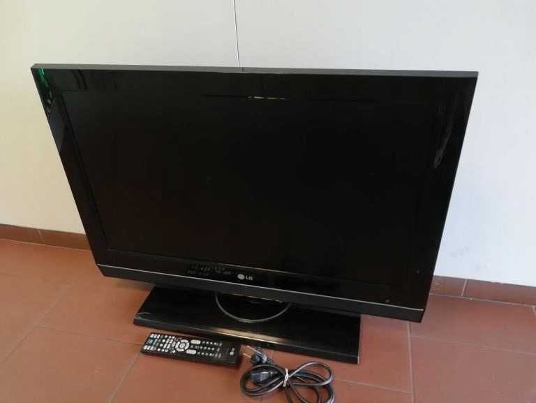 Жидкокристаллический LG 32LC4R телевизор