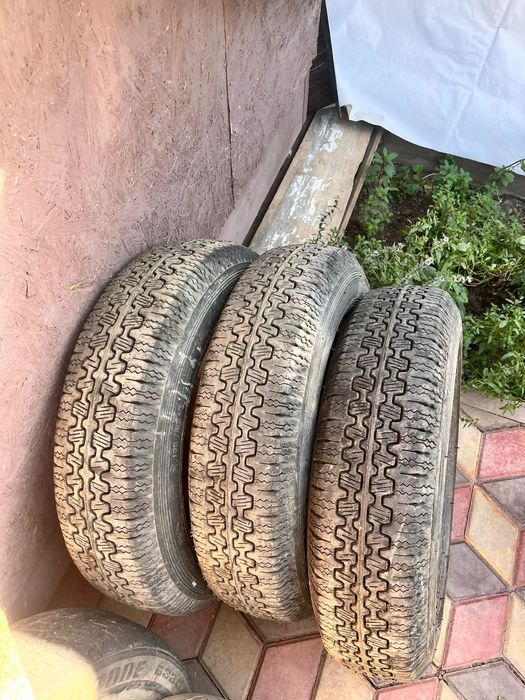 продаю шины для машин