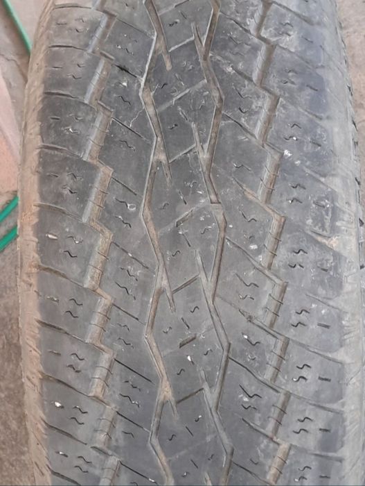 Продам шины б/у в хорошем состоянии производство Японии