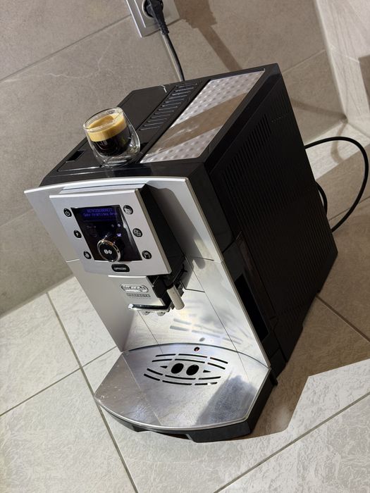 Кафемашина кафеавтомат DeLonghi Perfecta Cappuccino