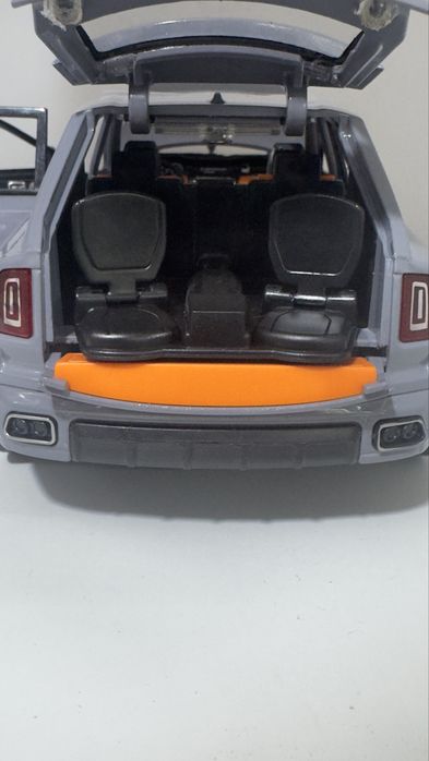 Ролс ройс kullinan 1:24