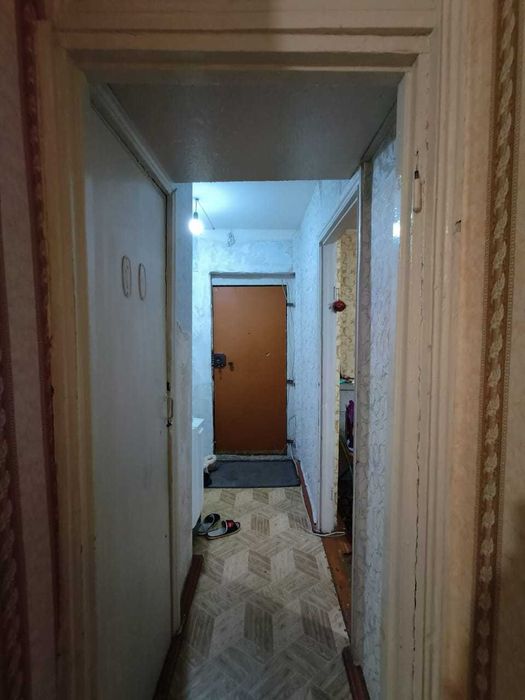 продам 1 комн момышулы 92