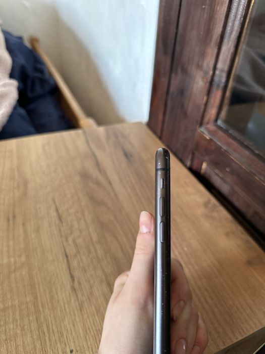 Iphone 11 negru 128GB functioneaza foarte bine