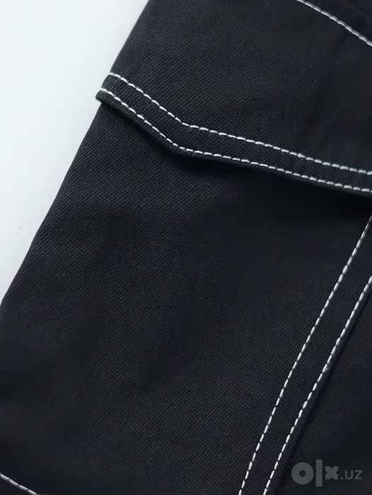 Срочно продаются черные брюки карго L с белой строчкой (унисекс)