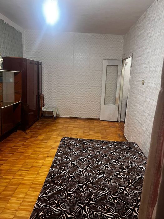 Продаю квартиру юнусабад-17  1/5/5 балкон 2/3