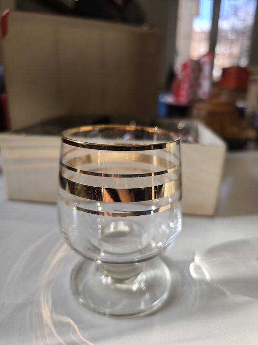 Ретро кристални чаши със златен кант