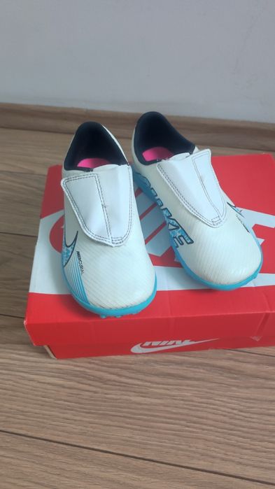 Ghete de fotbal copii Nike